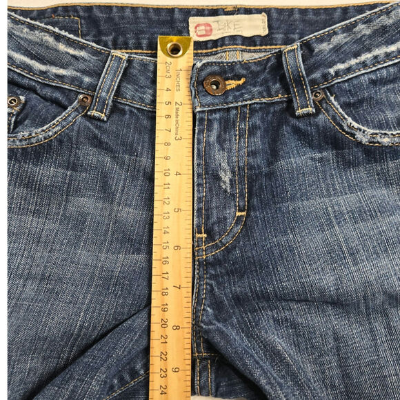 BKE Denim Buckle Star Womens 31 Blue Distressed Low Rise Crop Jeans USA (32x26) - Picture 9 of 10